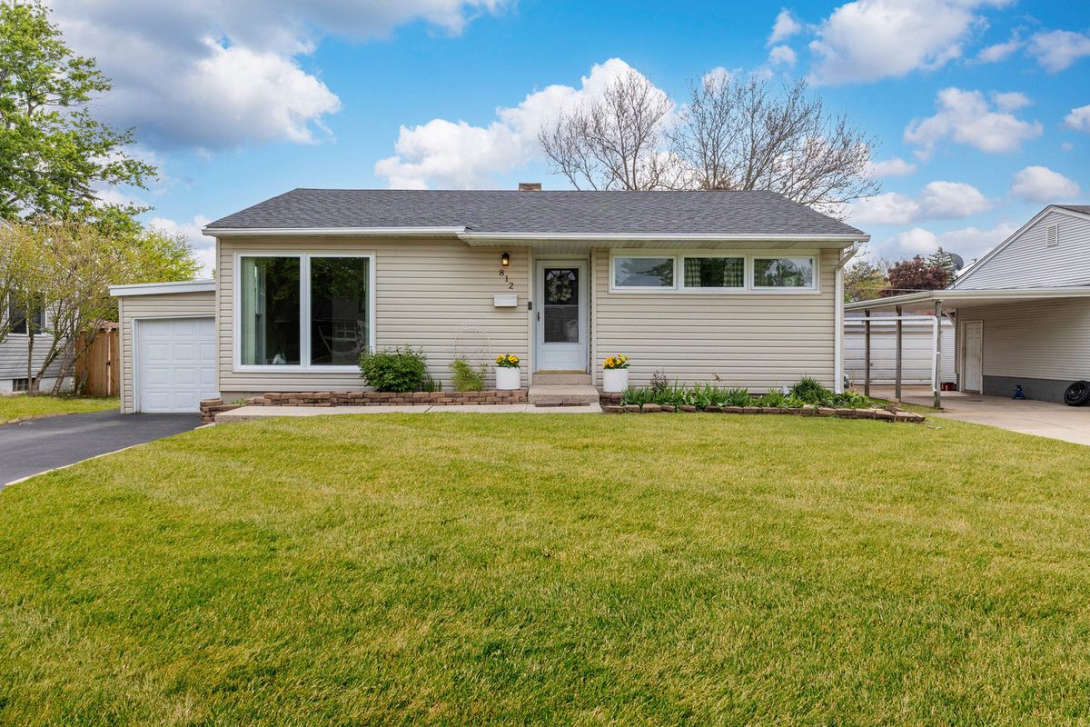 812 Kenilworth Avenue, Joliet, IL 60435