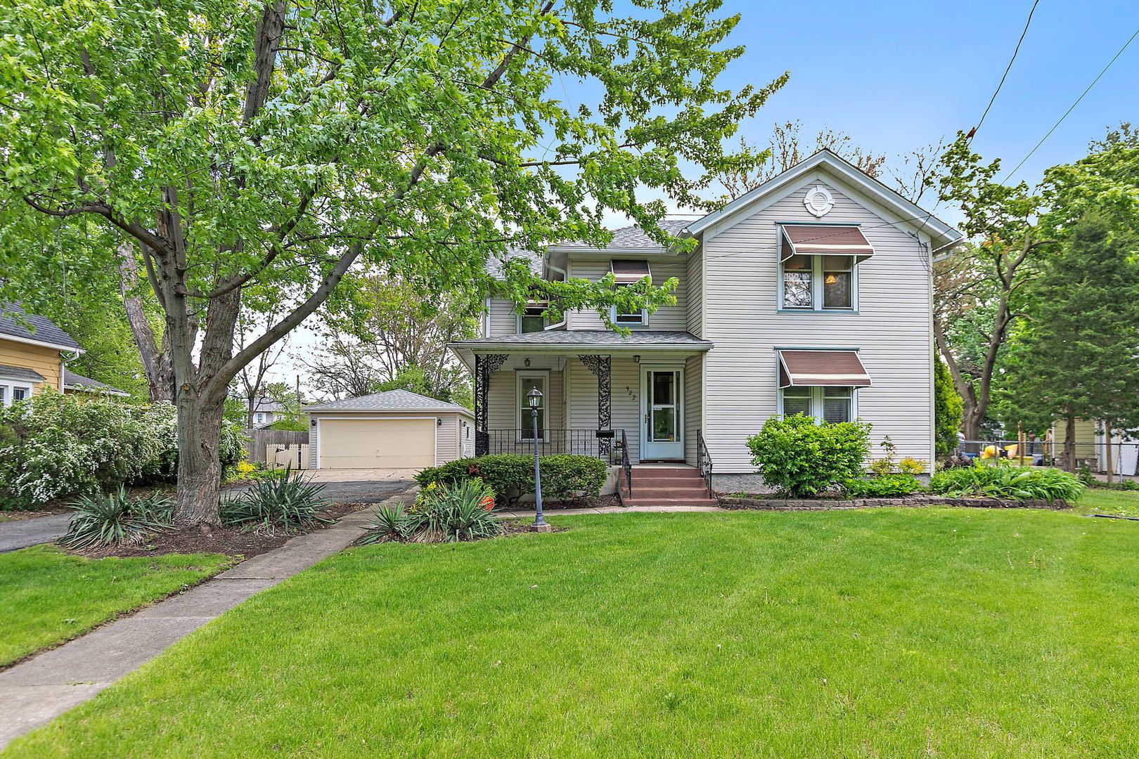 922 Douglas Avenue — Aurora, IL 60505