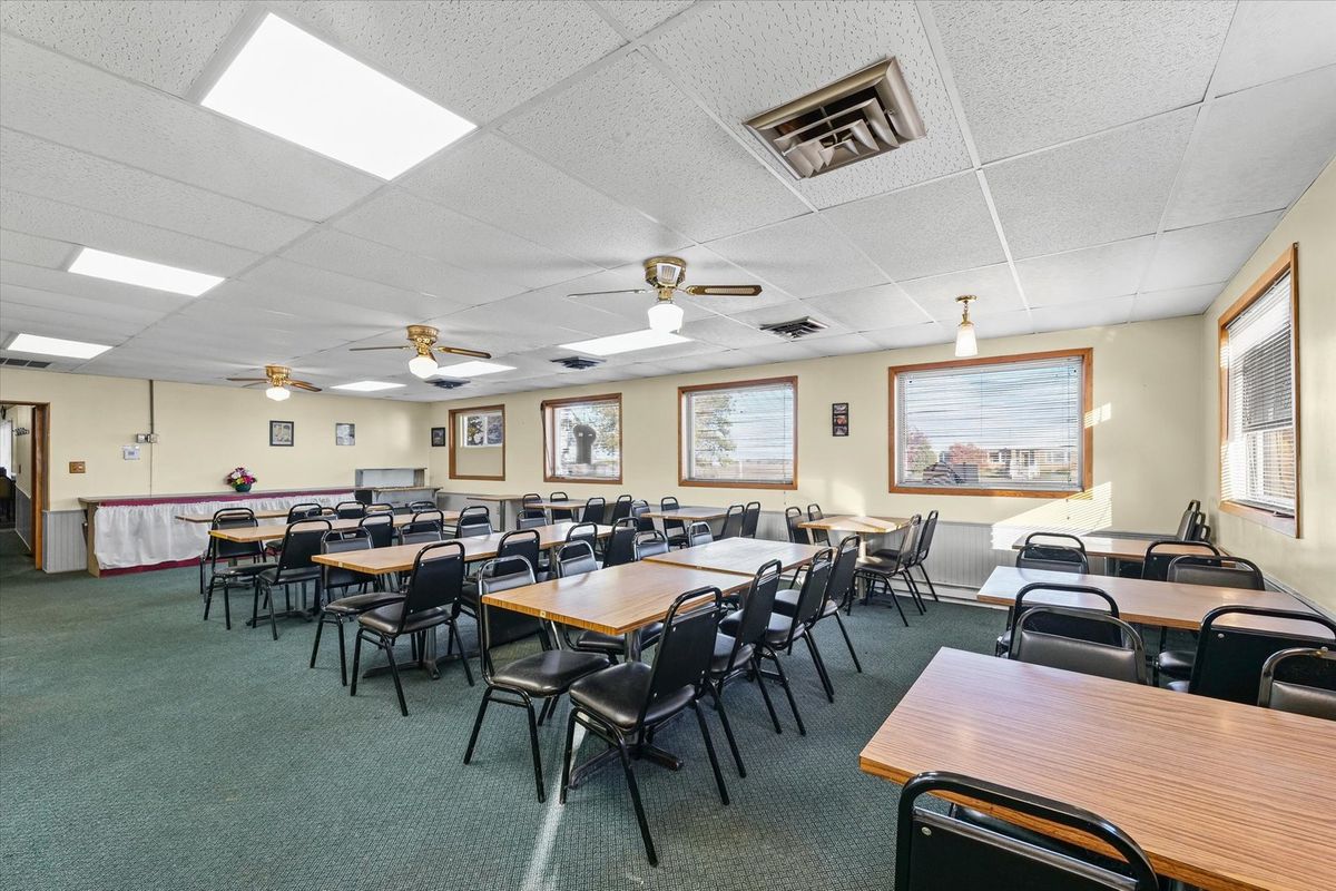 205 N State Route 54, Roberts, IL 60962