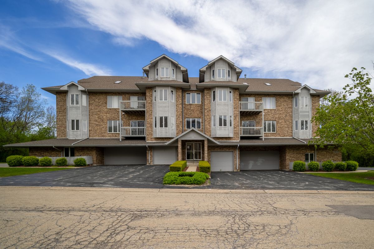 3118 Woodland Drive, Zion, IL 60099