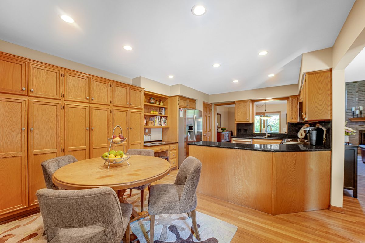 2254 Tamarack Drive, Downers Grove, IL 60515
