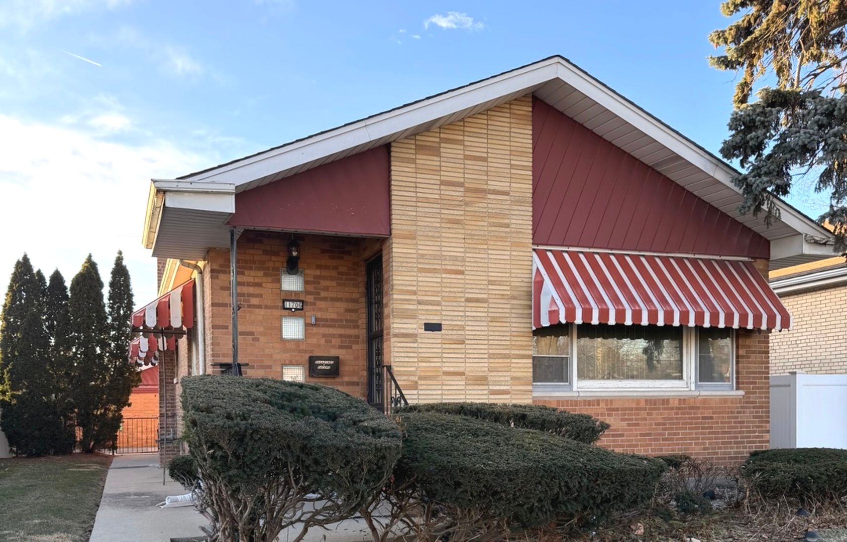 11706 S Artesian Avenue — Chicago, IL 60655