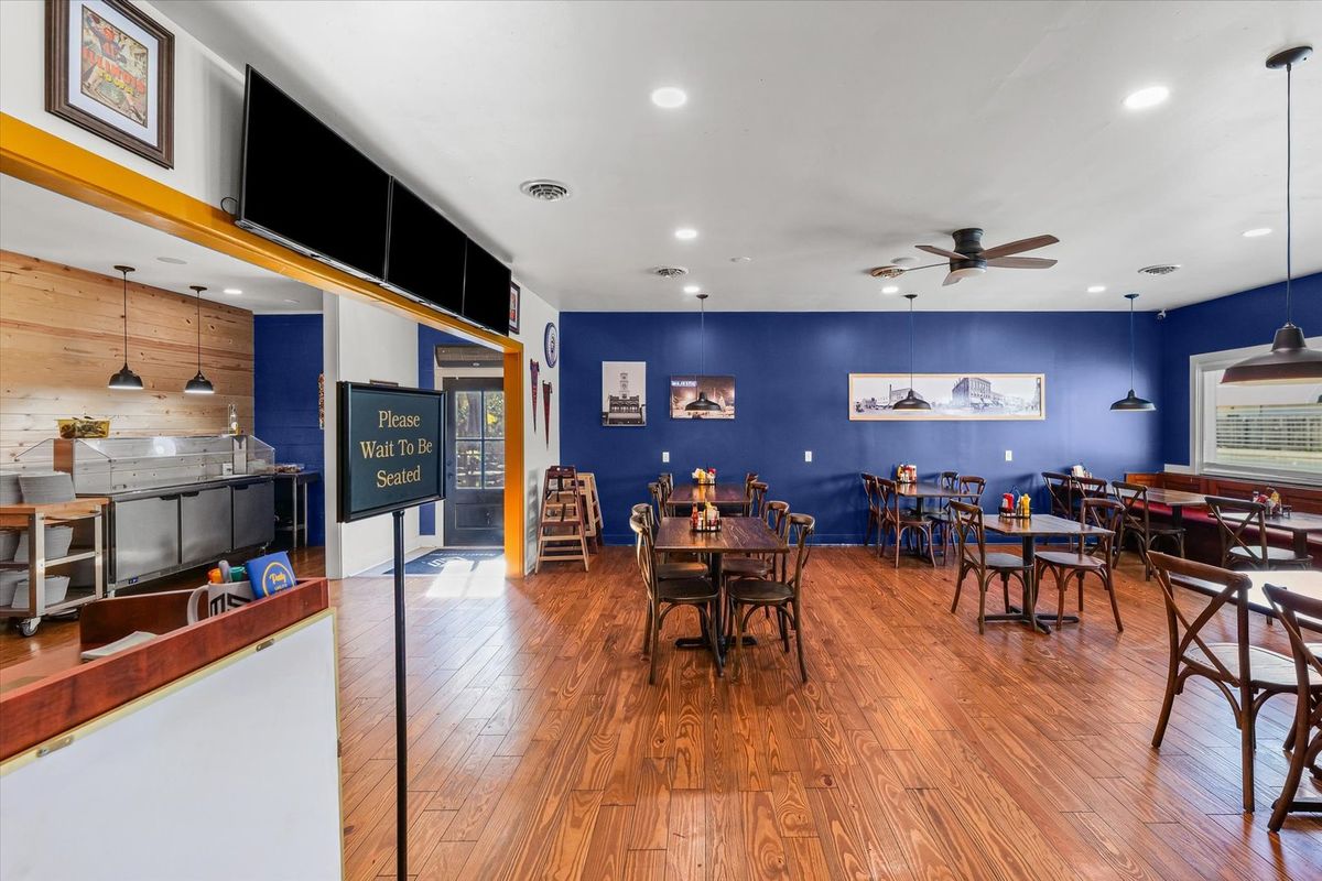 125 S Market Street, Paxton, IL 60957