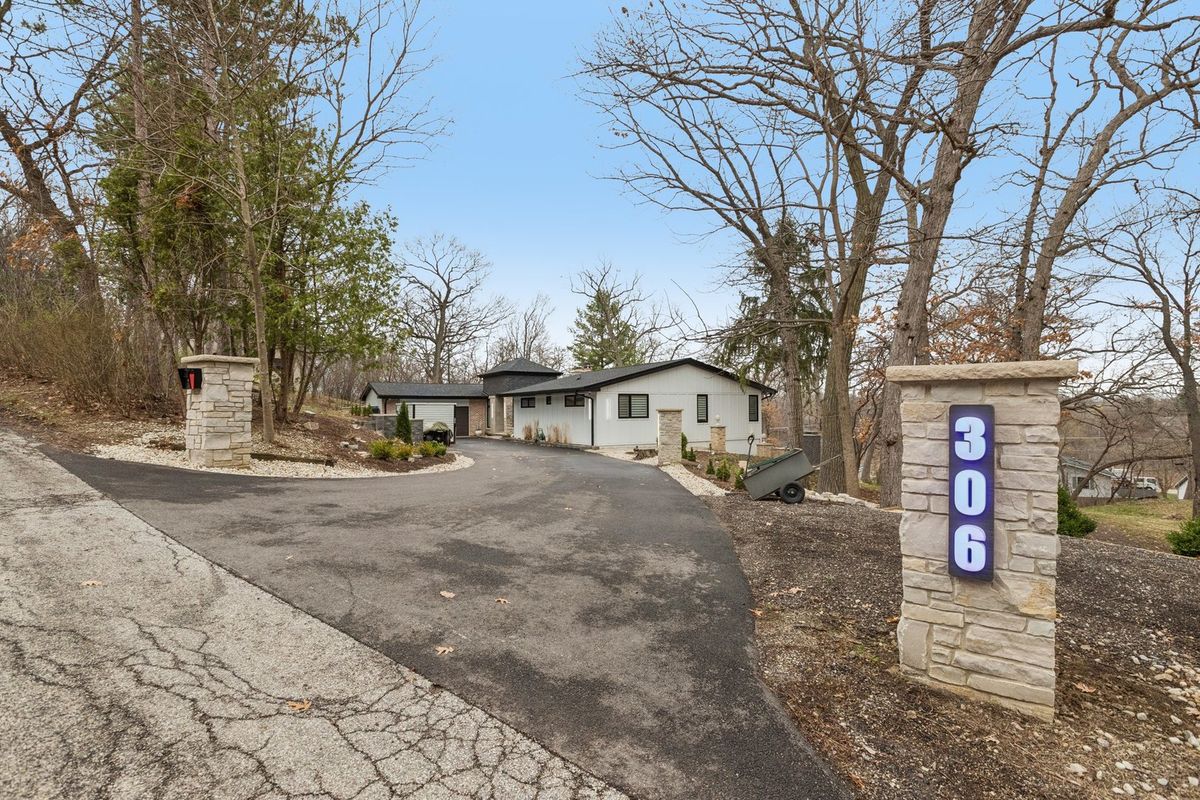 306 Woodlock Street, Ingleside, IL 60041
