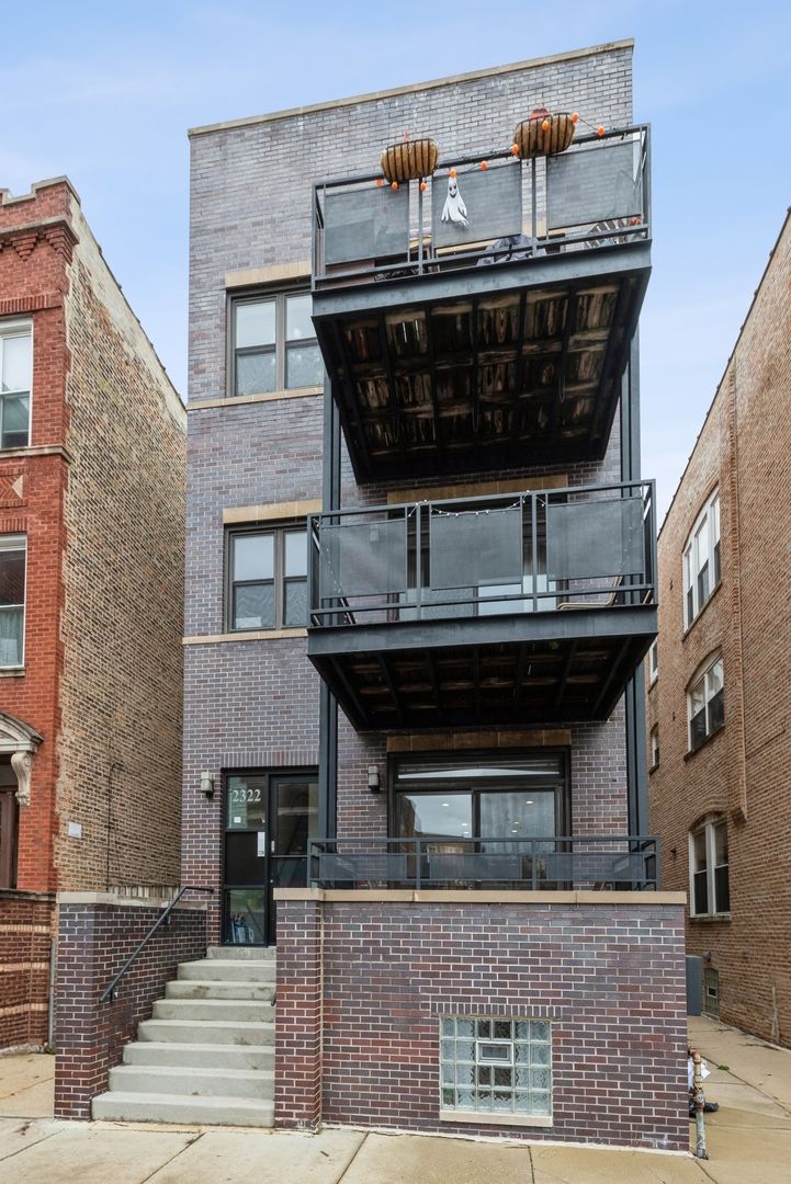 2322 W AUGUSTA Boulevard #1A, Chicago, IL 60622