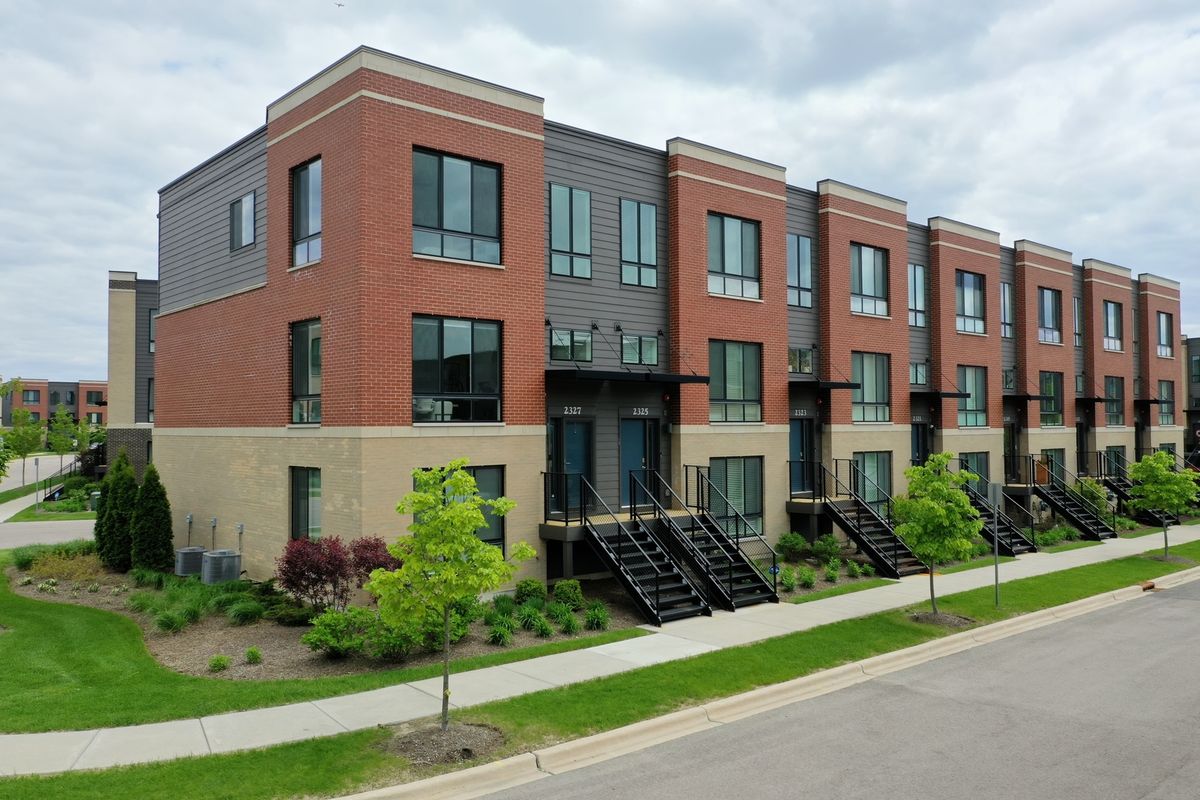 2325 Venture Drive, Schaumburg, IL 60173