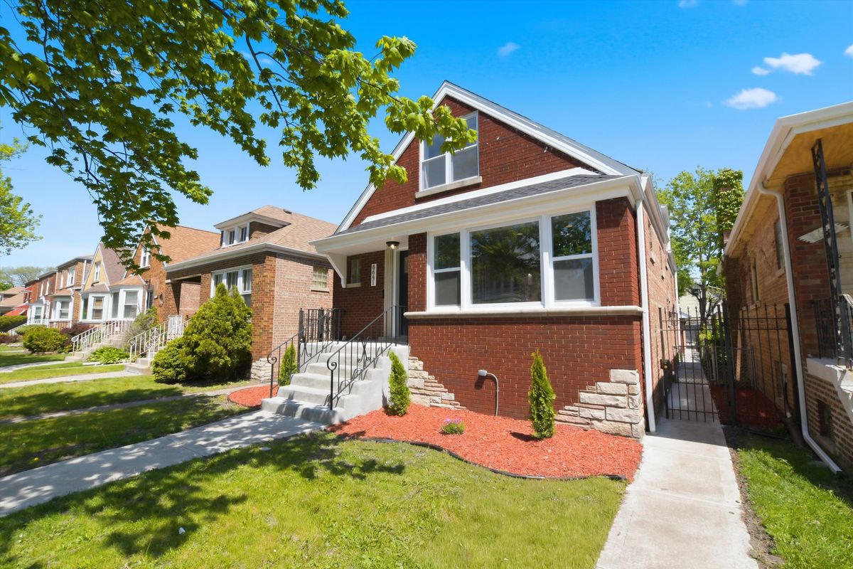8641 Kingston Avenue, Chicago, IL 60617