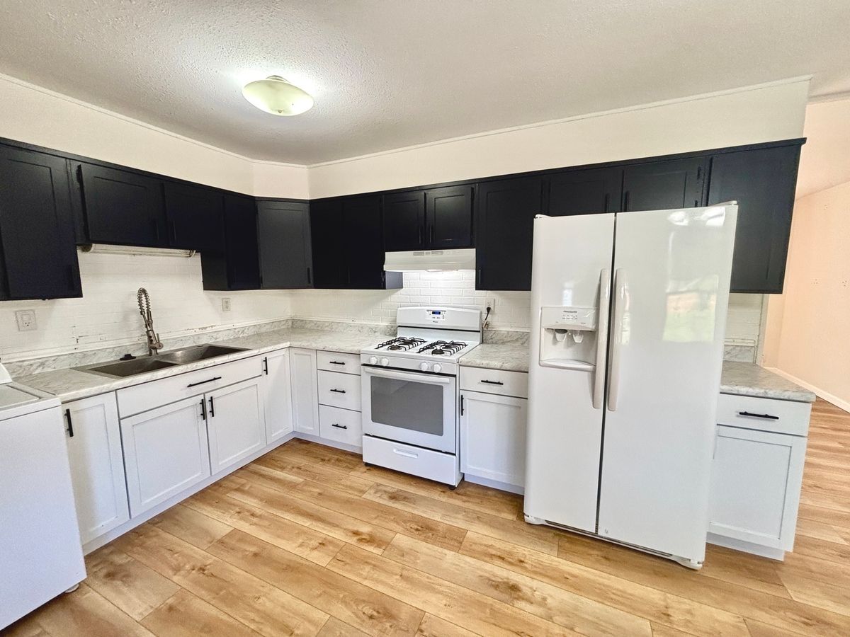 805 N Reel Street, Salem, IL 62881