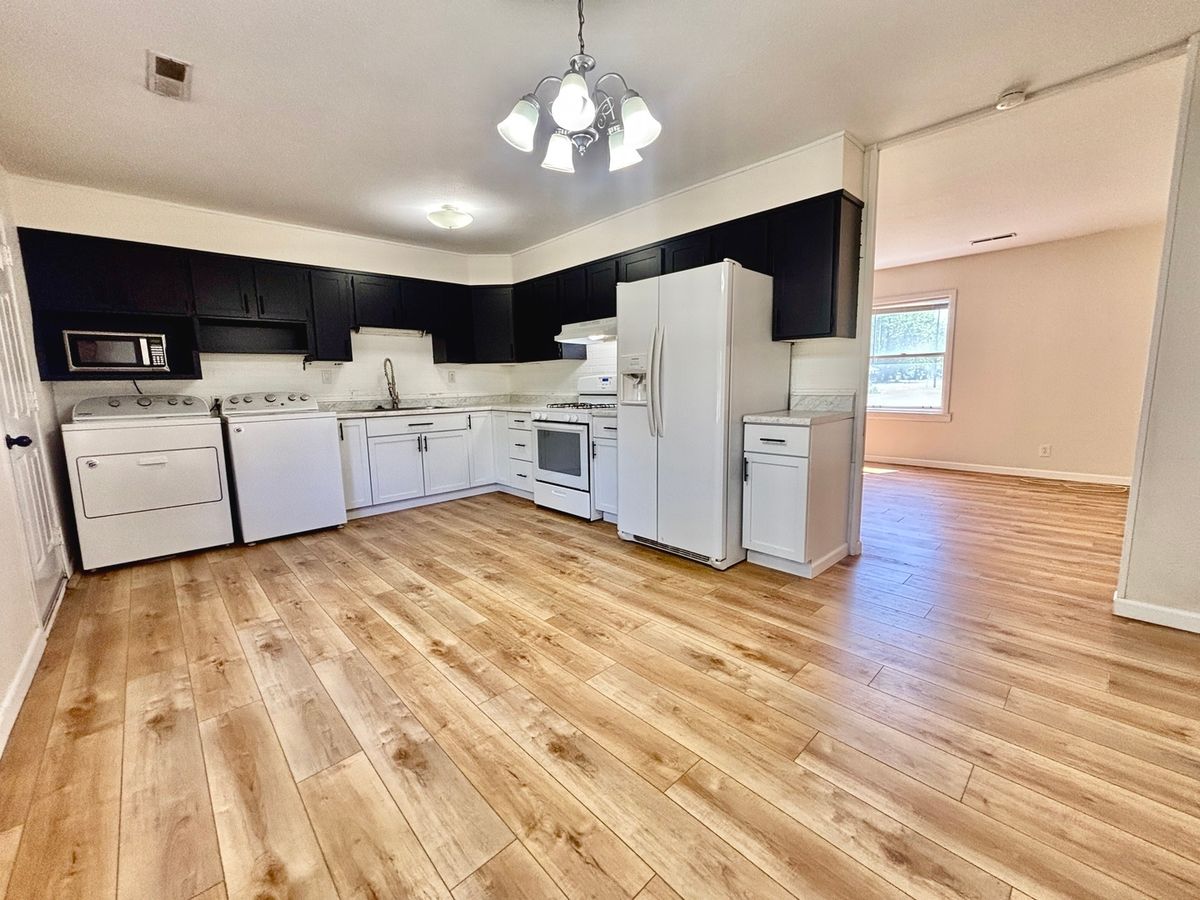 805 N Reel Street, Salem, IL 62881