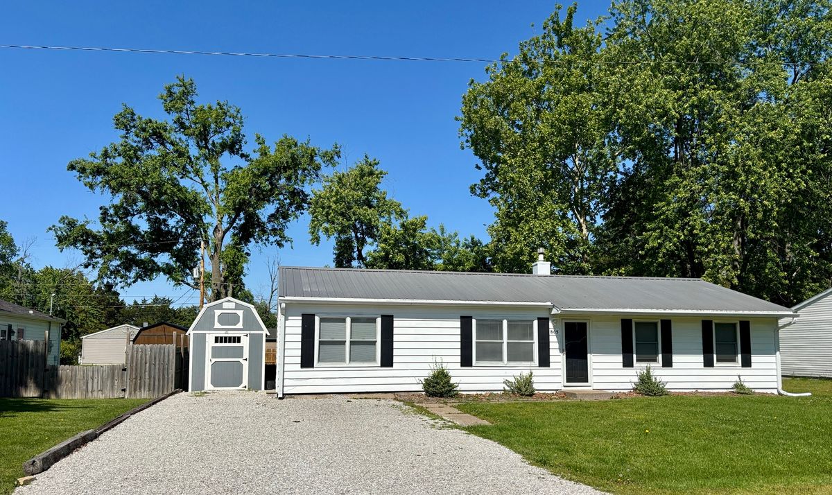 805 N Reel Street, Salem, IL 62881