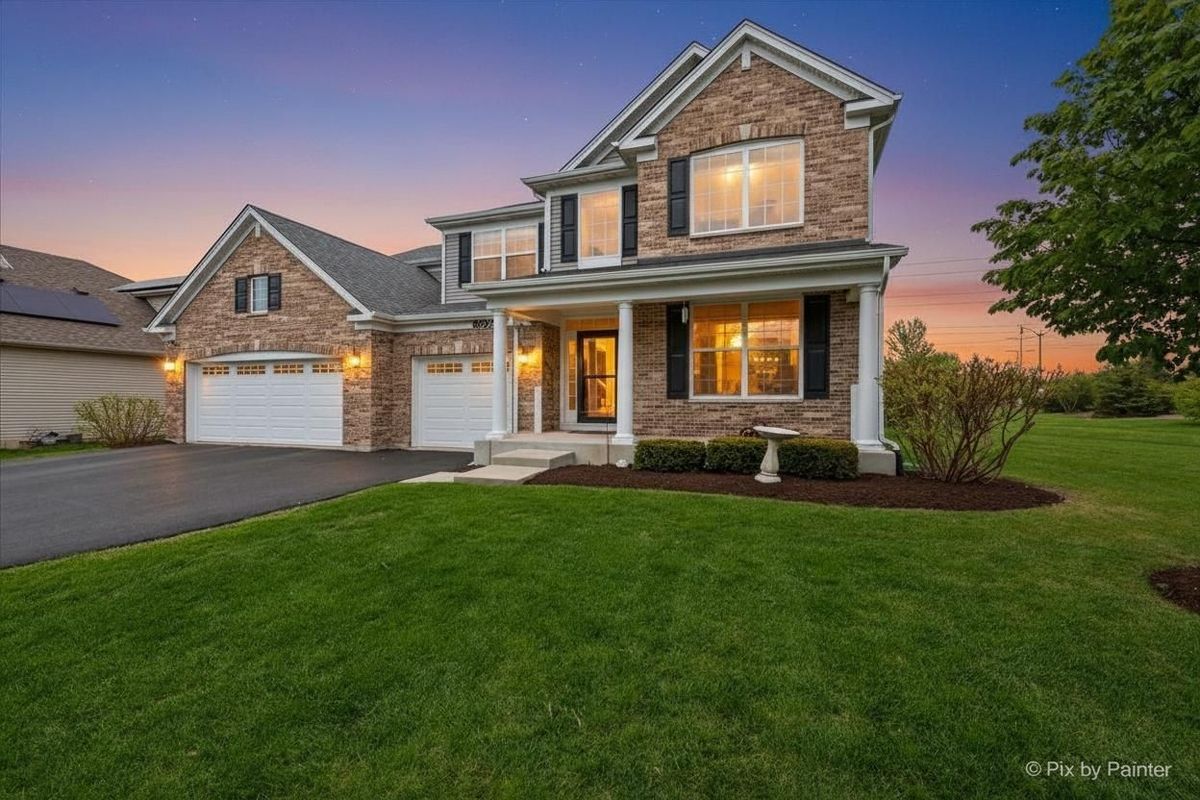 8992 Pearsall Drive, Huntley, IL 60142