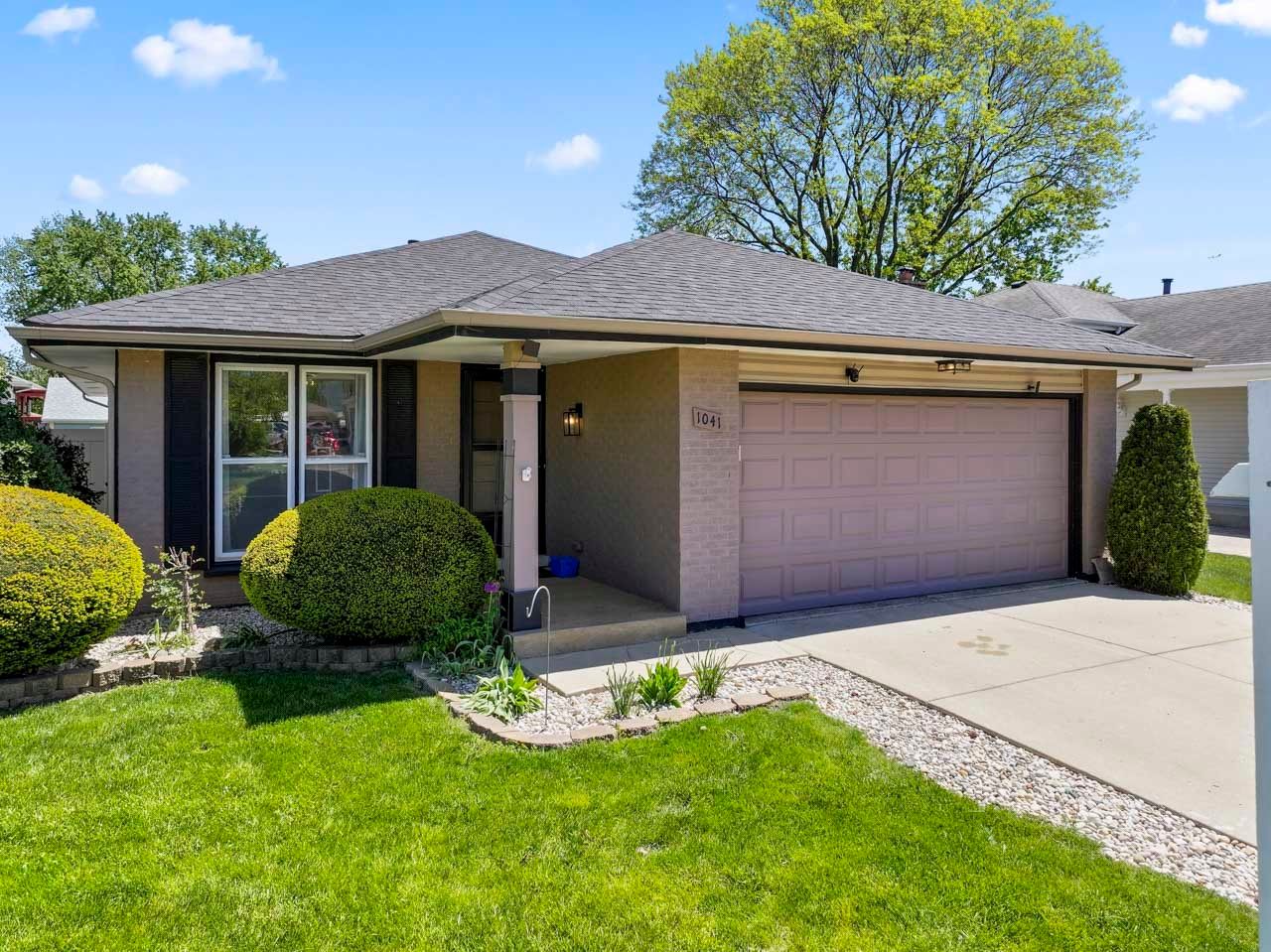 1041 Fulton Drive — Streamwood, IL 60107