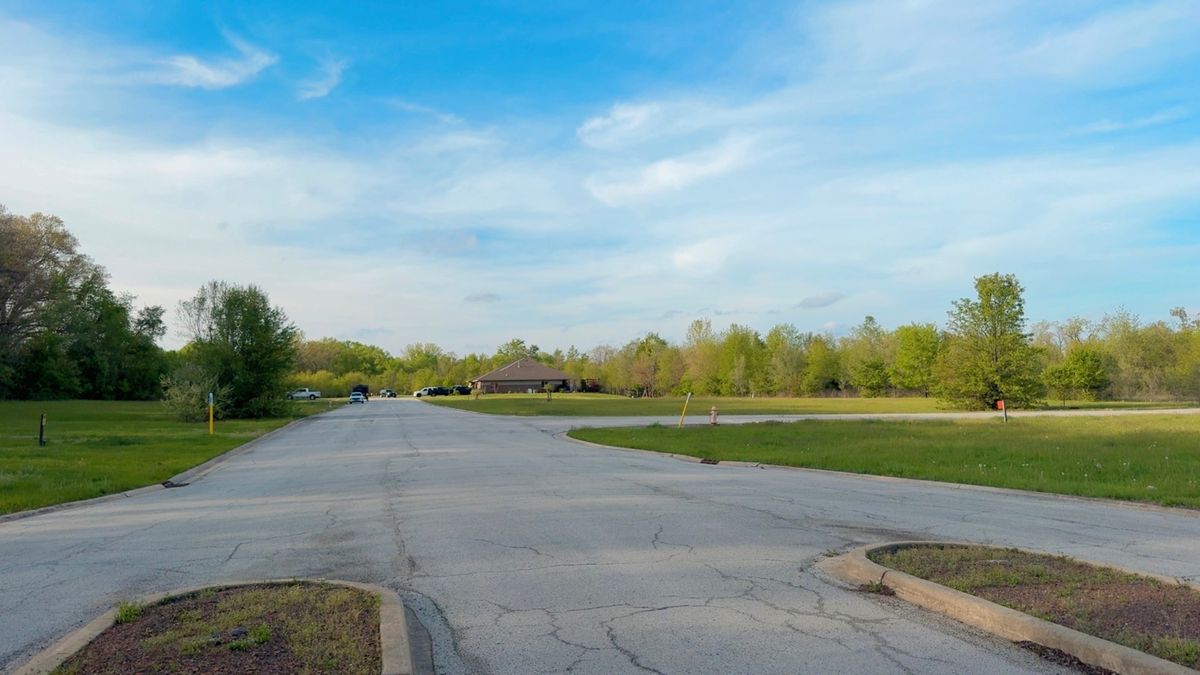 211 River Run Drive, St. Anne, IL 60964