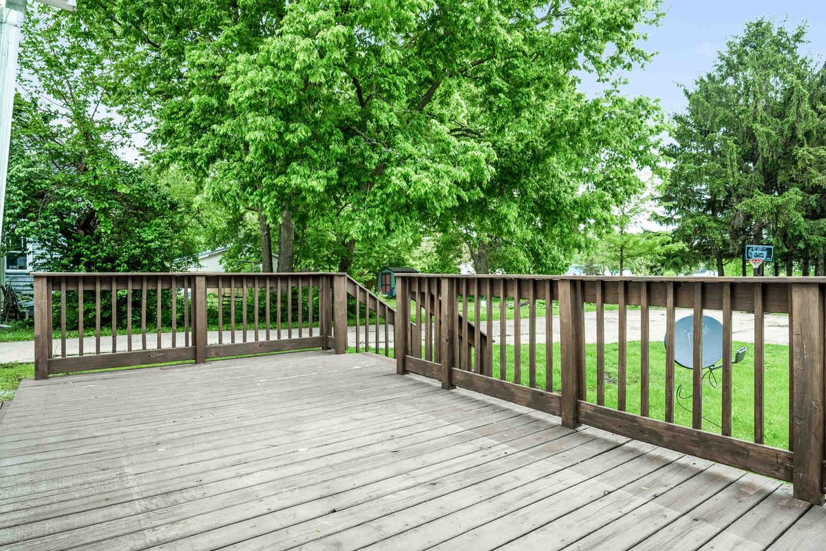 209 S Division Street, Stanford, IL 61774