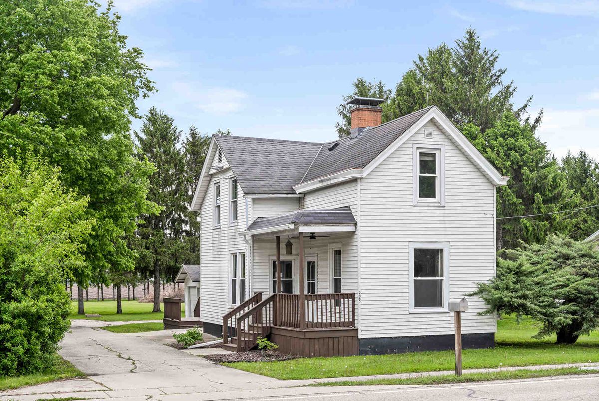 209 Division Street, Stanford, IL 61774