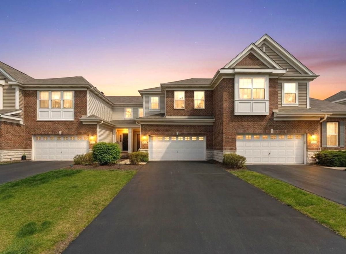 2715 Blakely Lane, Naperville, IL 60540