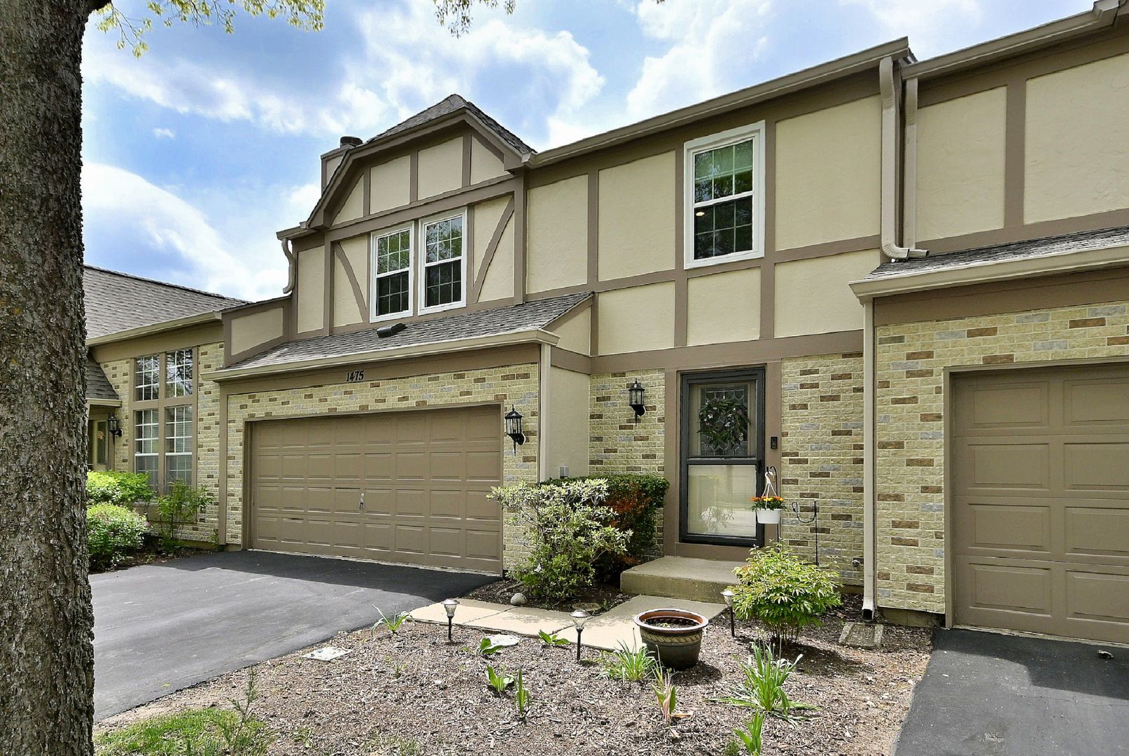 1475 Garnet Circle — Hoffman Estates, IL 60192