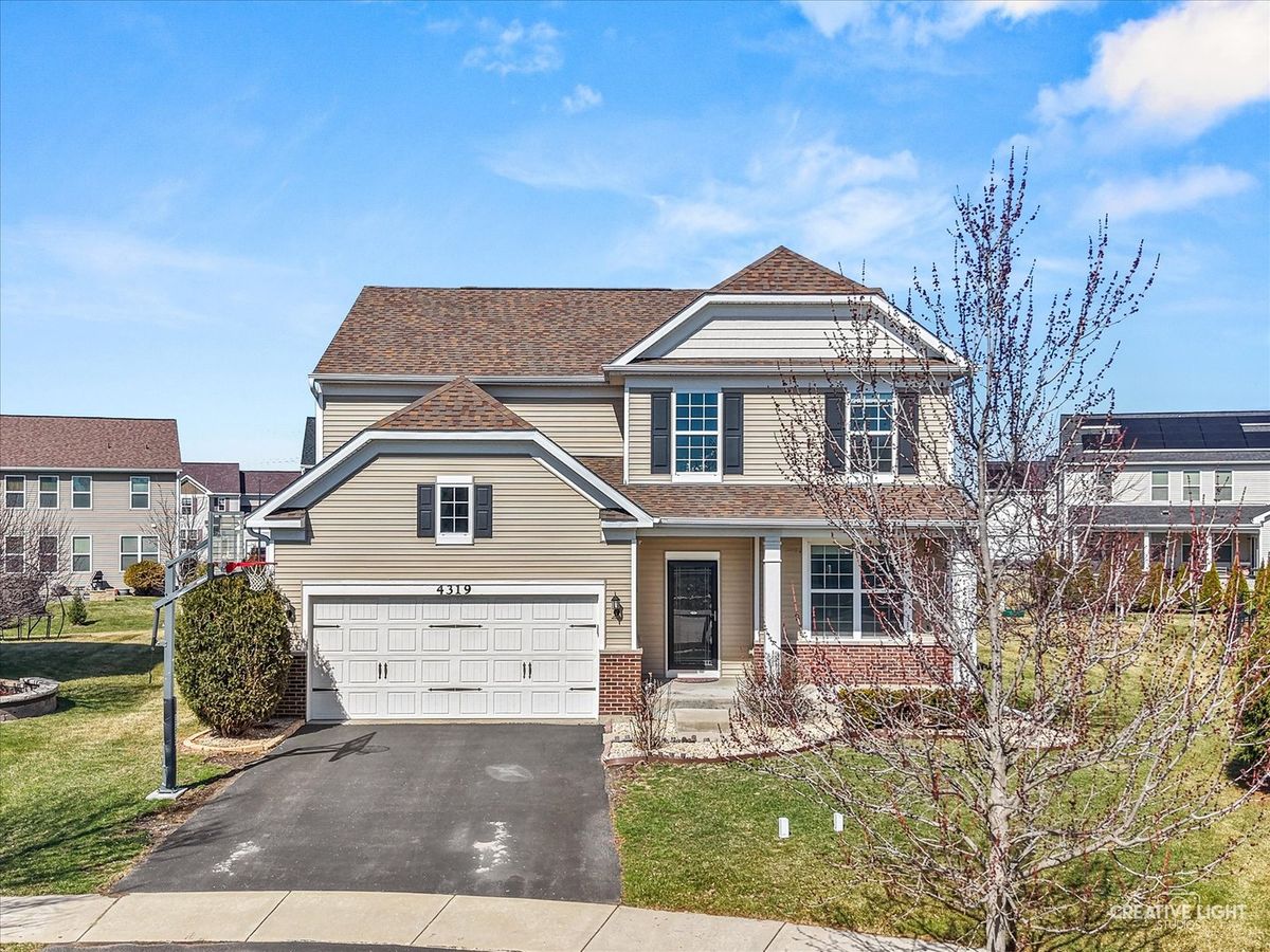 4319 Silver Bell Court, Naperville, IL 60564