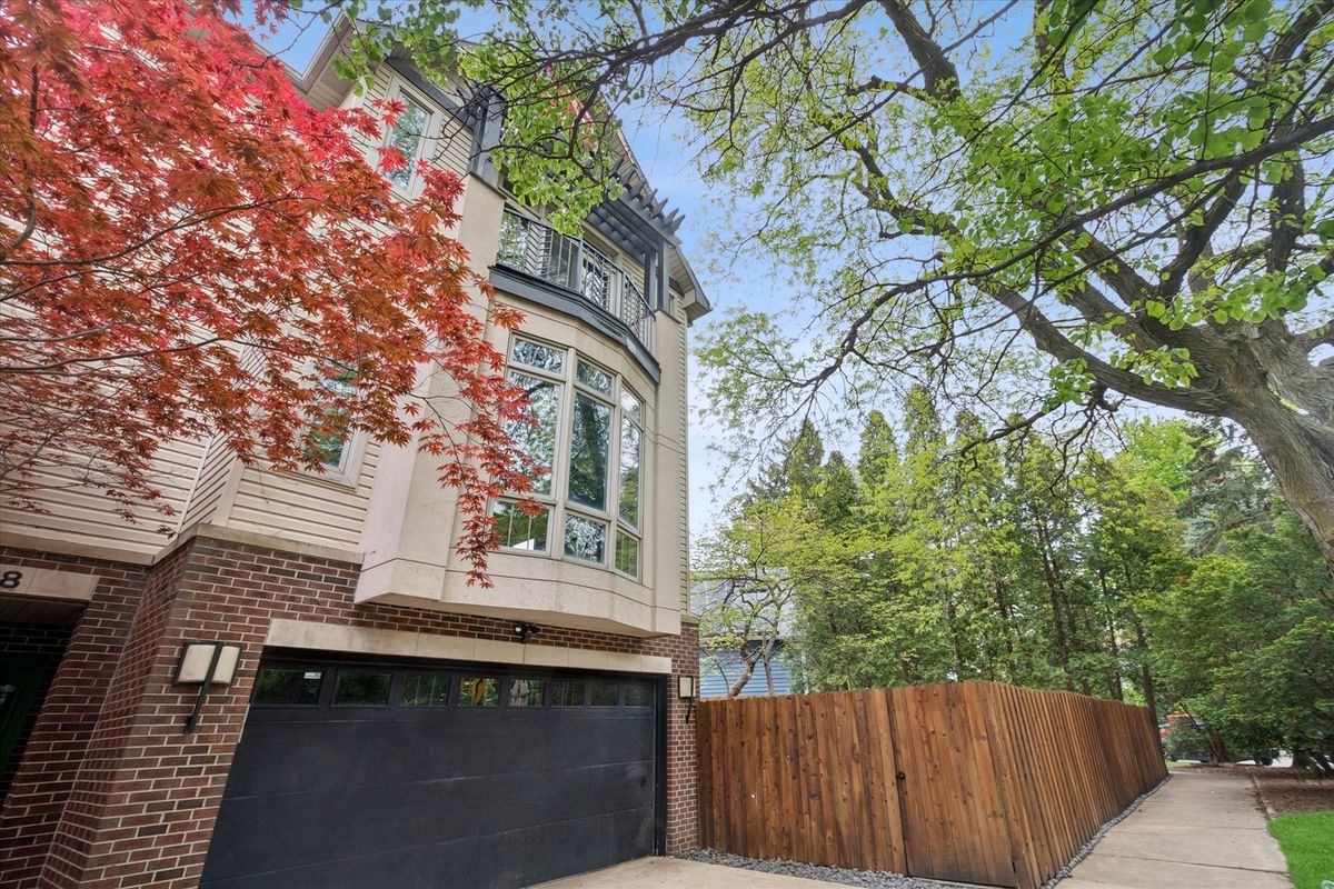 3708 Kenneth Avenue, Chicago, IL 60641