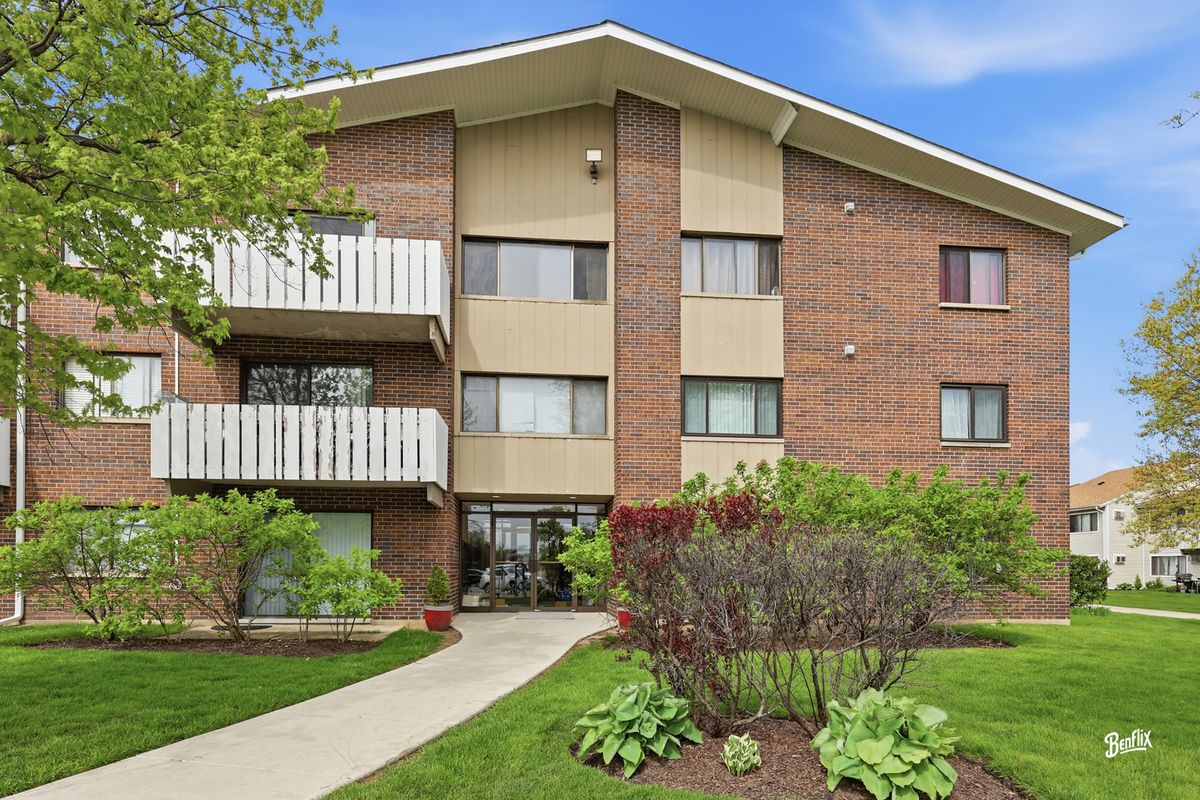 1000 Bayside Drive, Palatine, IL 60074
