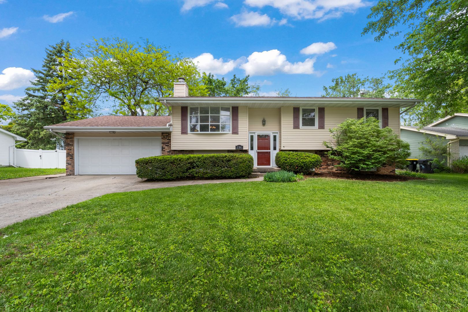 1704 Dunray Lane — Normal, IL 61761
