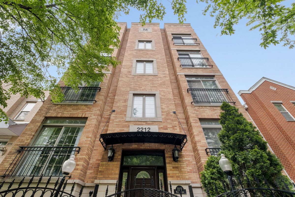 2212 Monroe Street, Chicago, IL 60612