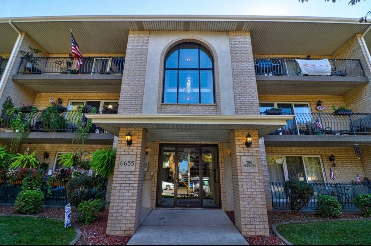 6655 64th Place, Chicago, IL 60638