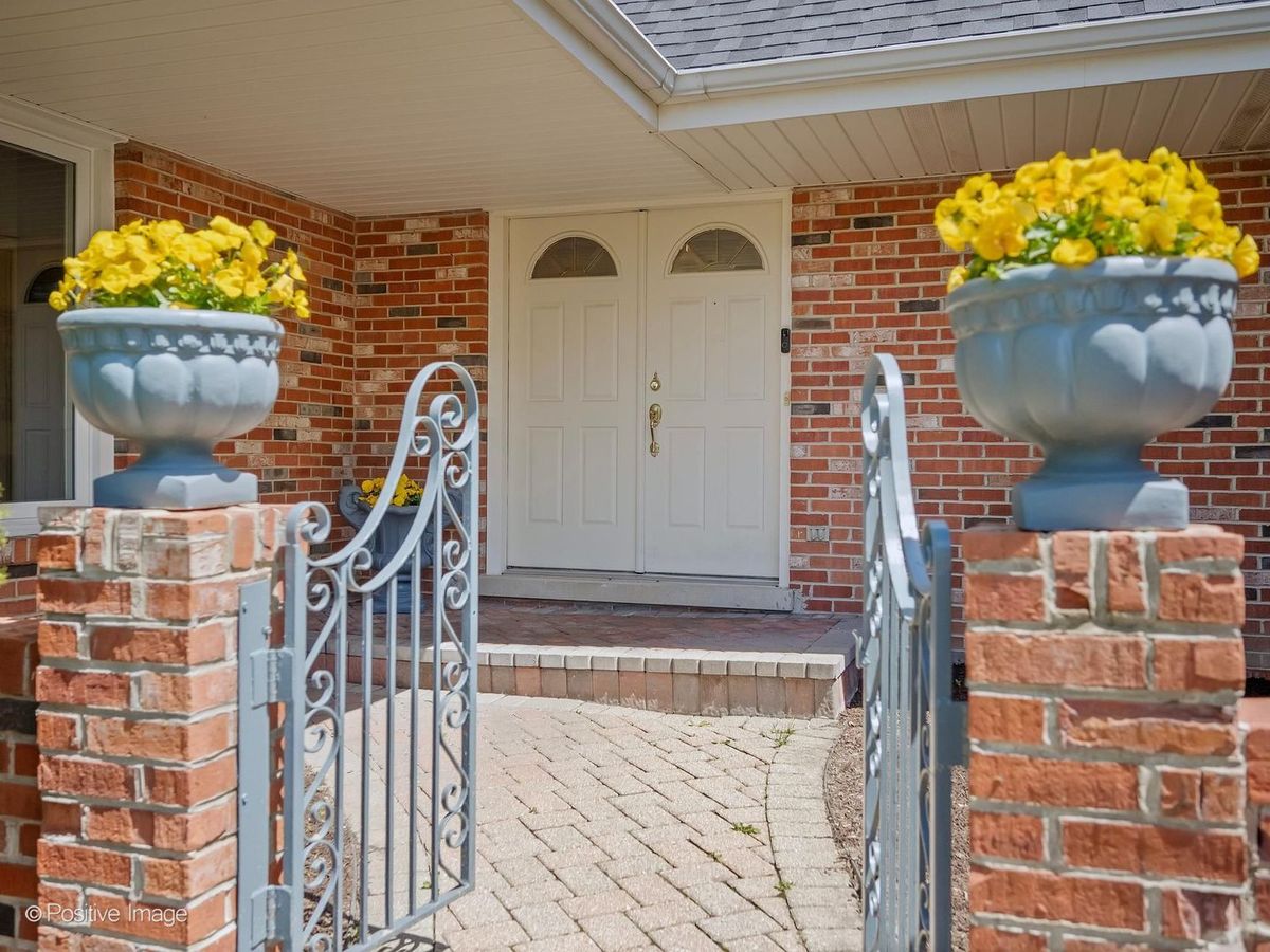 6457 Rodgers Drive, Willowbrook, IL 60527