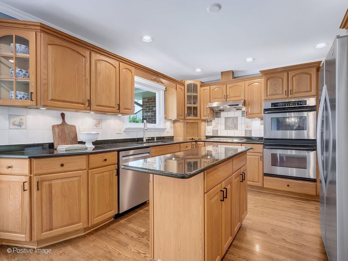 6457 Rodgers Drive, Willowbrook, IL 60527