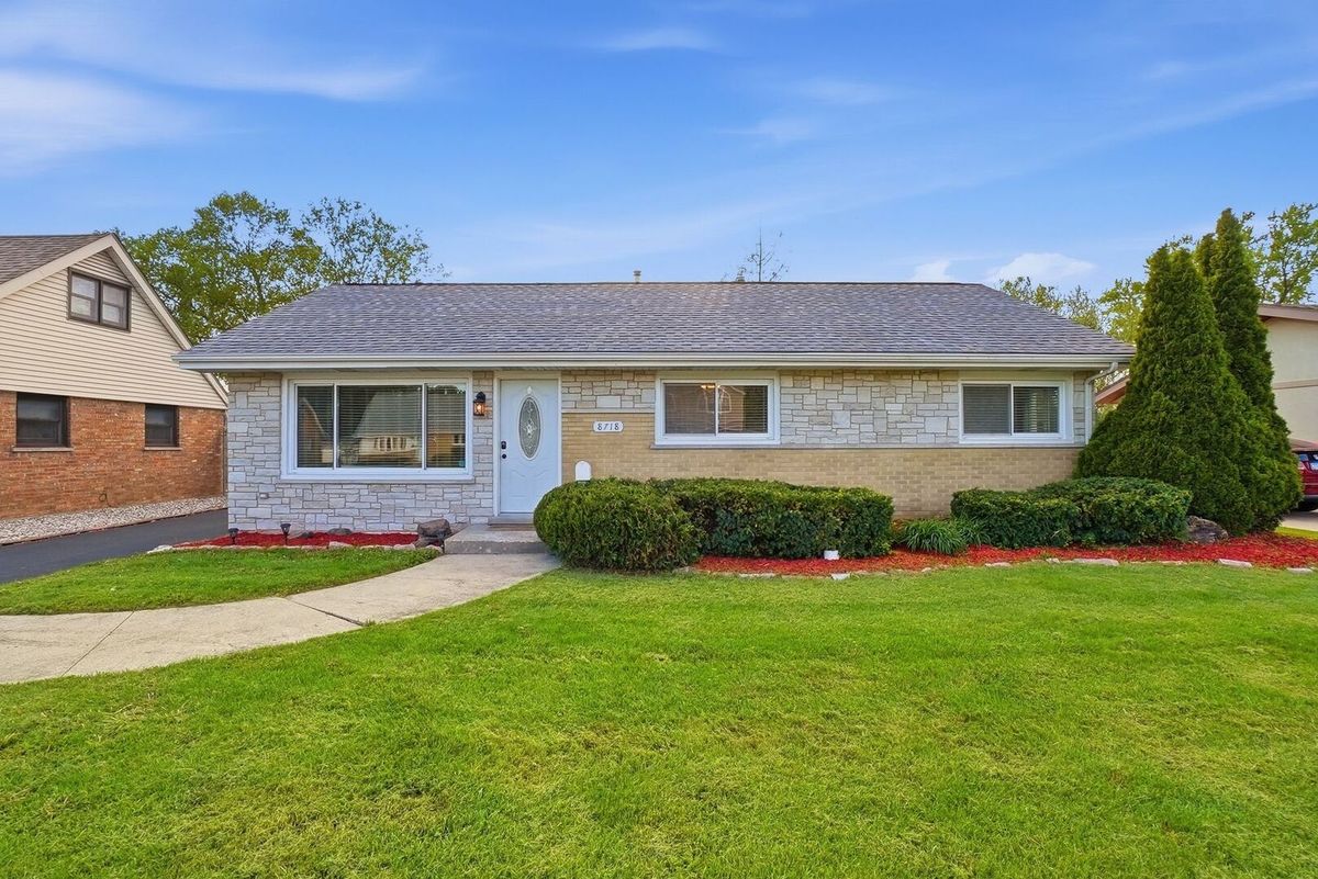 8718 Cranbrook Lane, Bridgeview, IL 60455