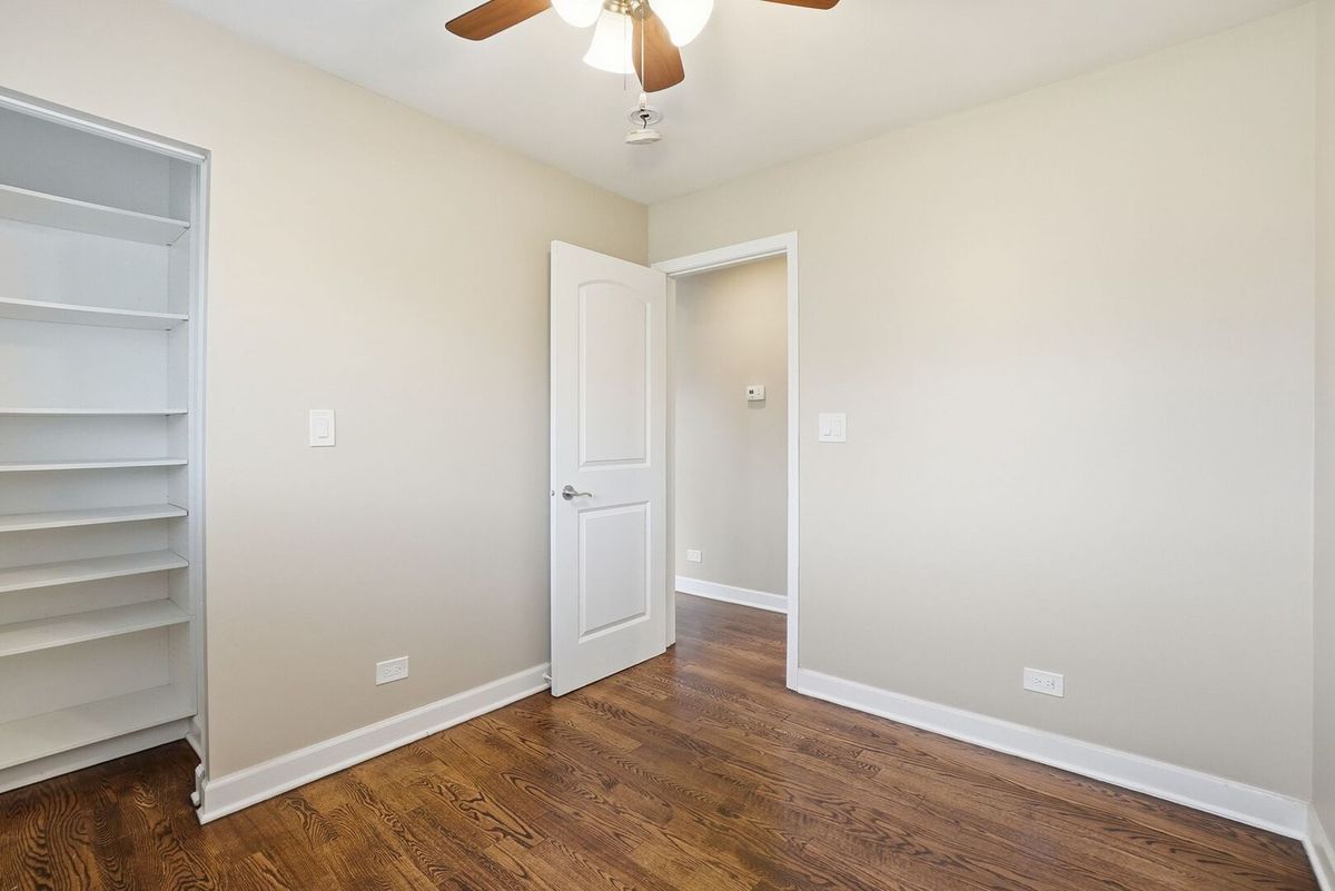 8718 Cranbrook Ln, Bridgeview, IL 60455 — photo 7