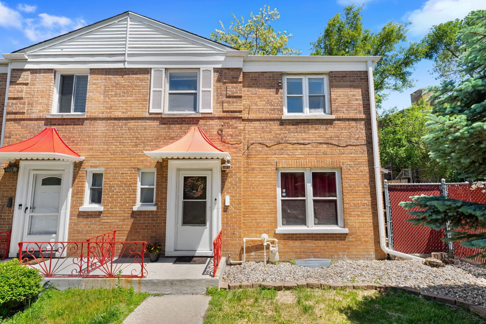 1751 W Chase Avenue — Chicago, IL 60626