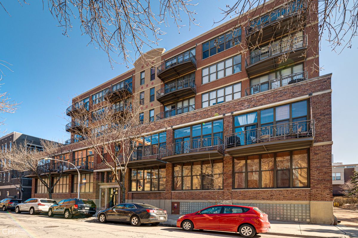15 Throop Street, Chicago, IL 60607