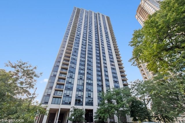 2500 Lakeview Avenue, Chicago, IL 60614