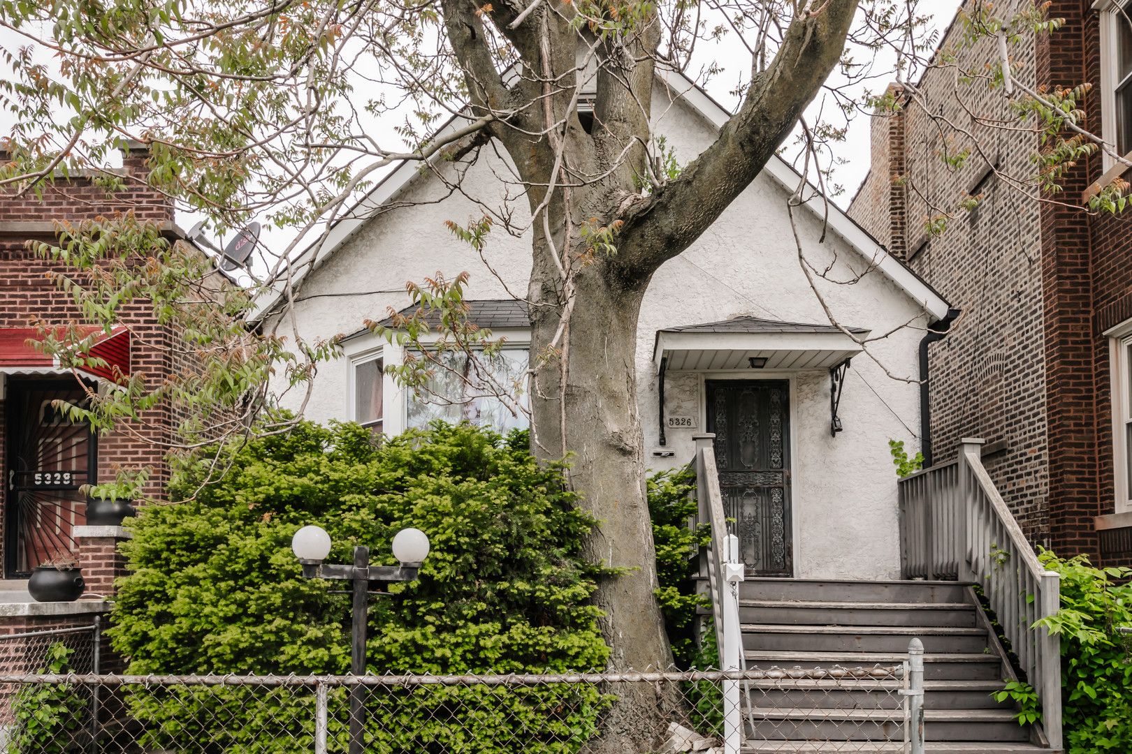 5326 W Van Buren Avenue — Chicago, IL 60644
