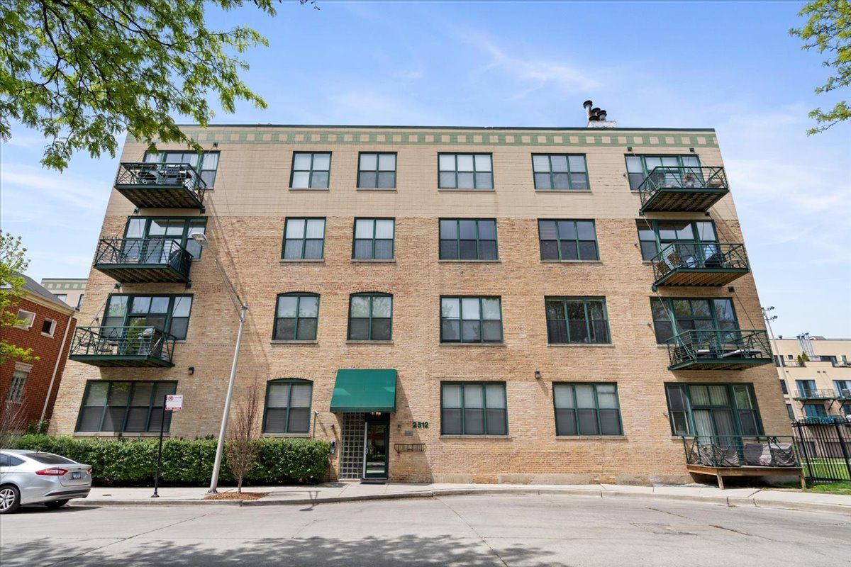 2512 Bosworth Avenue, Chicago, IL 60614