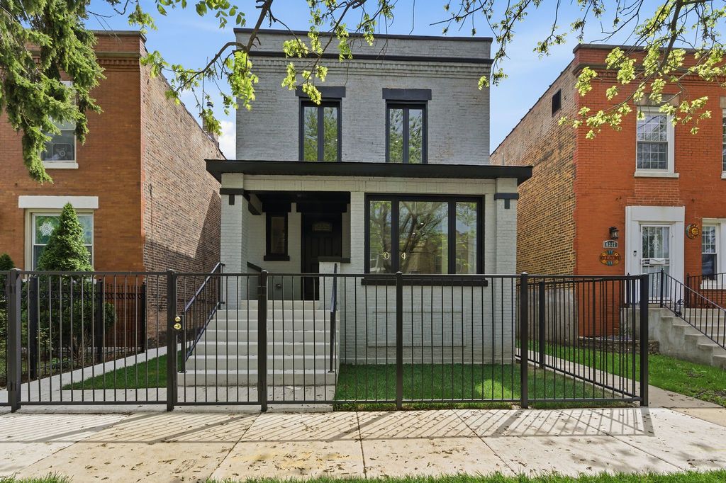 6333 Maplewood Avenue, Chicago, IL 60629