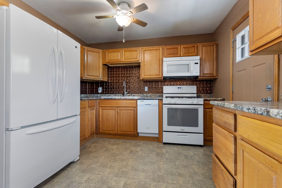 2120 Coronet Road, Loves Park, IL 61111