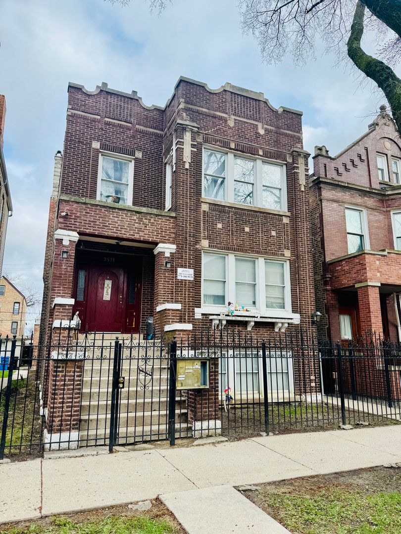 2521 Saint Louis Avenue, Chicago, IL 60623