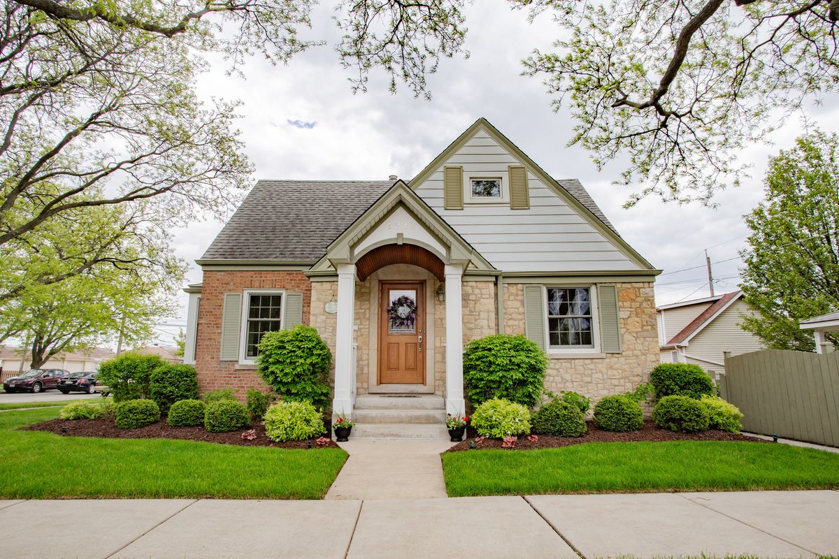 5222 Oriole Avenue, Chicago, IL 60656