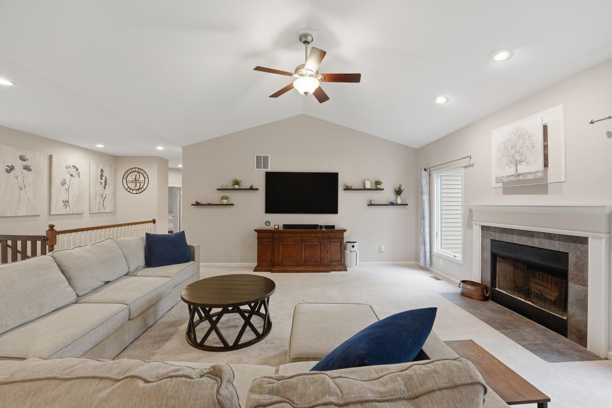 2414 Mehring Avenue, Johnsburg, IL 60051