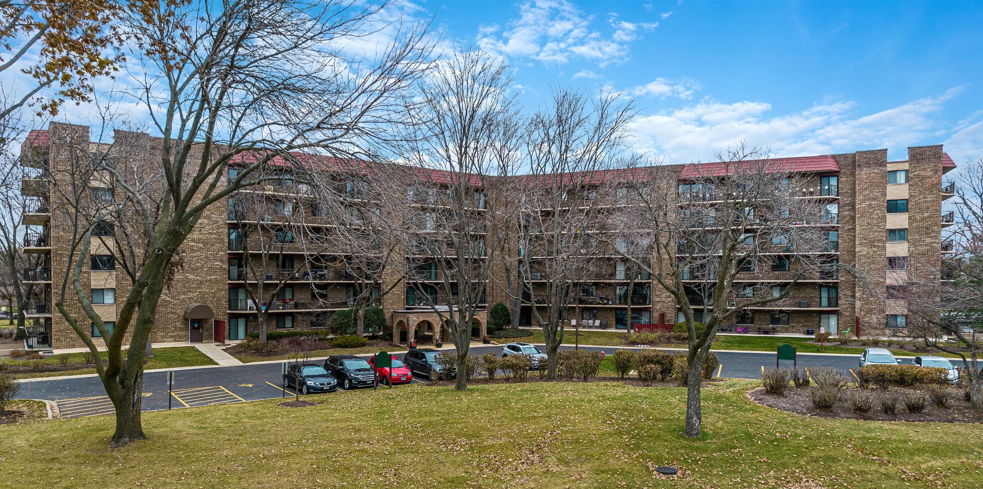 35 S Baybrook Drive #610 — Palatine, IL 60074