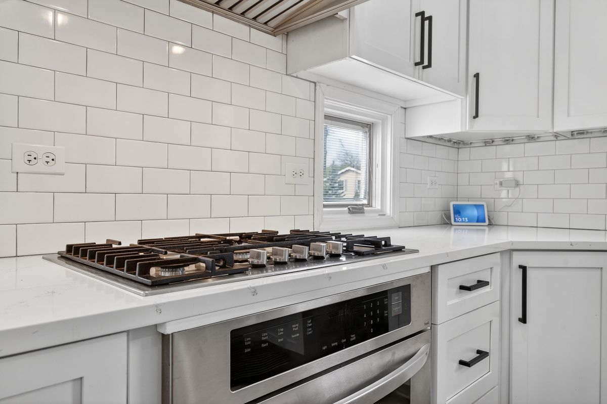 453 S Park Street, Westmont, IL 60559