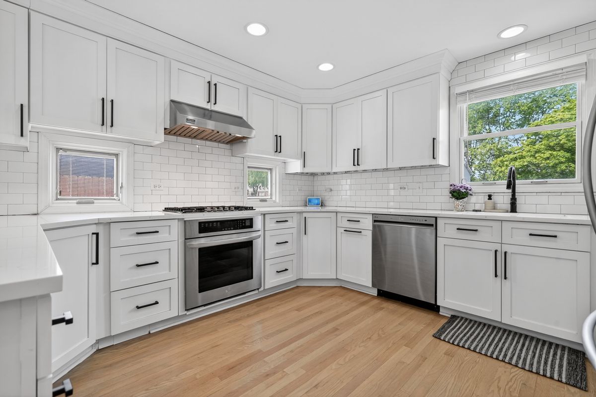 453 S Park Street, Westmont, IL 60559