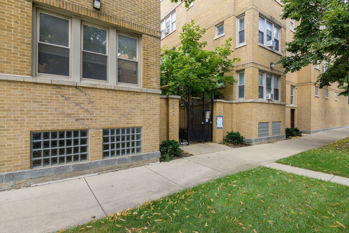 4435 Fullerton Avenue, Chicago, IL 60639