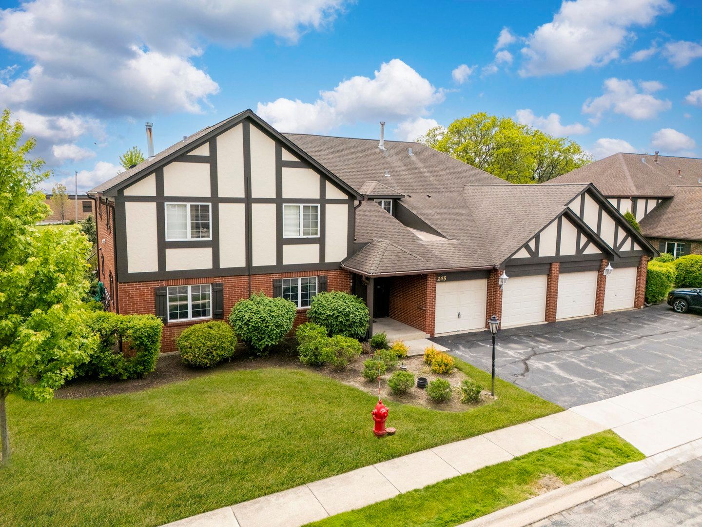 245 Windsor Lane #B — Willowbrook, IL 60527