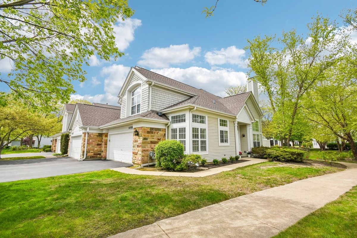 1058 Providence Lane, Buffalo Grove, IL 60089