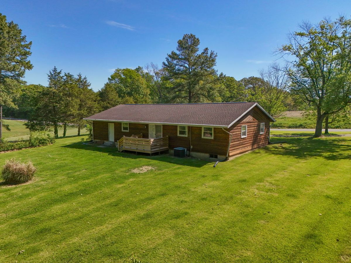 2585 Market Road, Marion, IL 62959