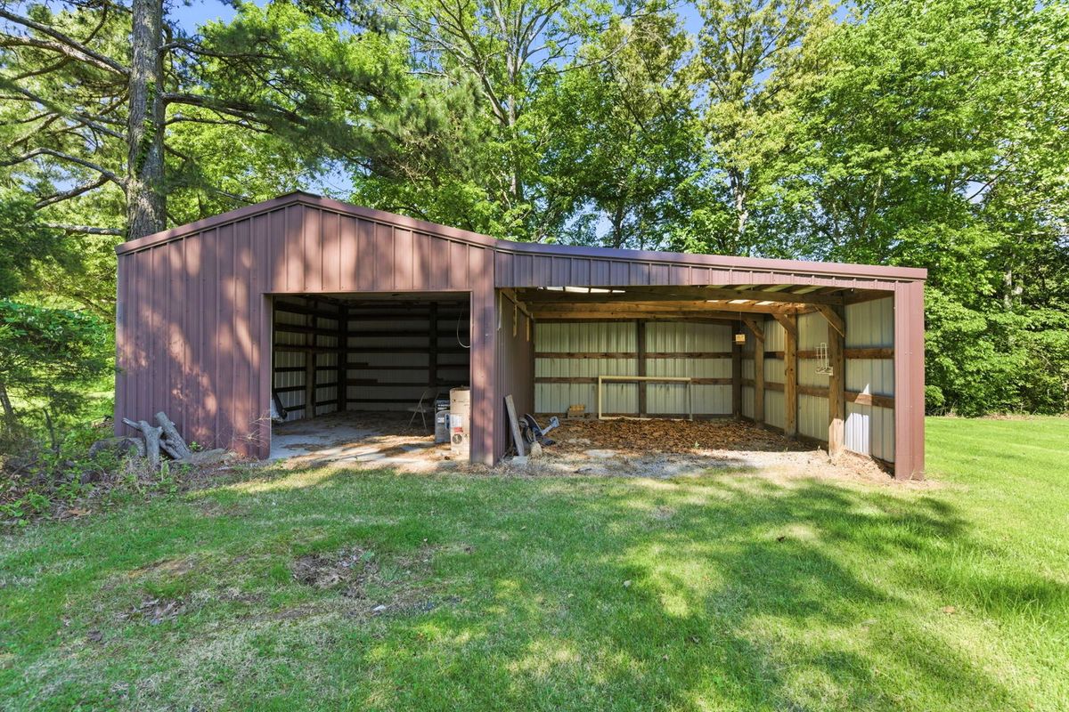 2585 Market Road, Marion, IL 62959