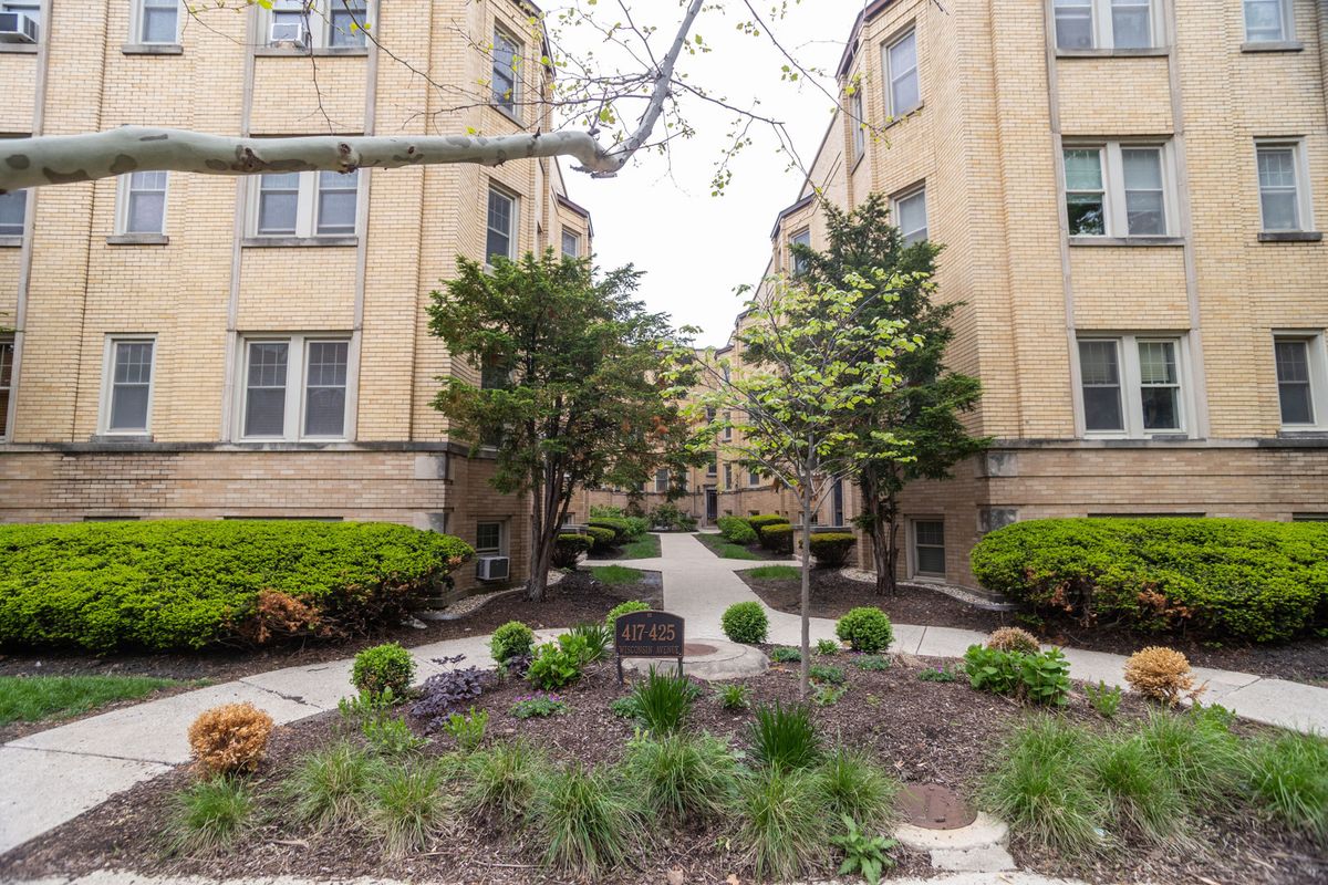 417 Wisconsin Avenue, Oak Park, IL 60302